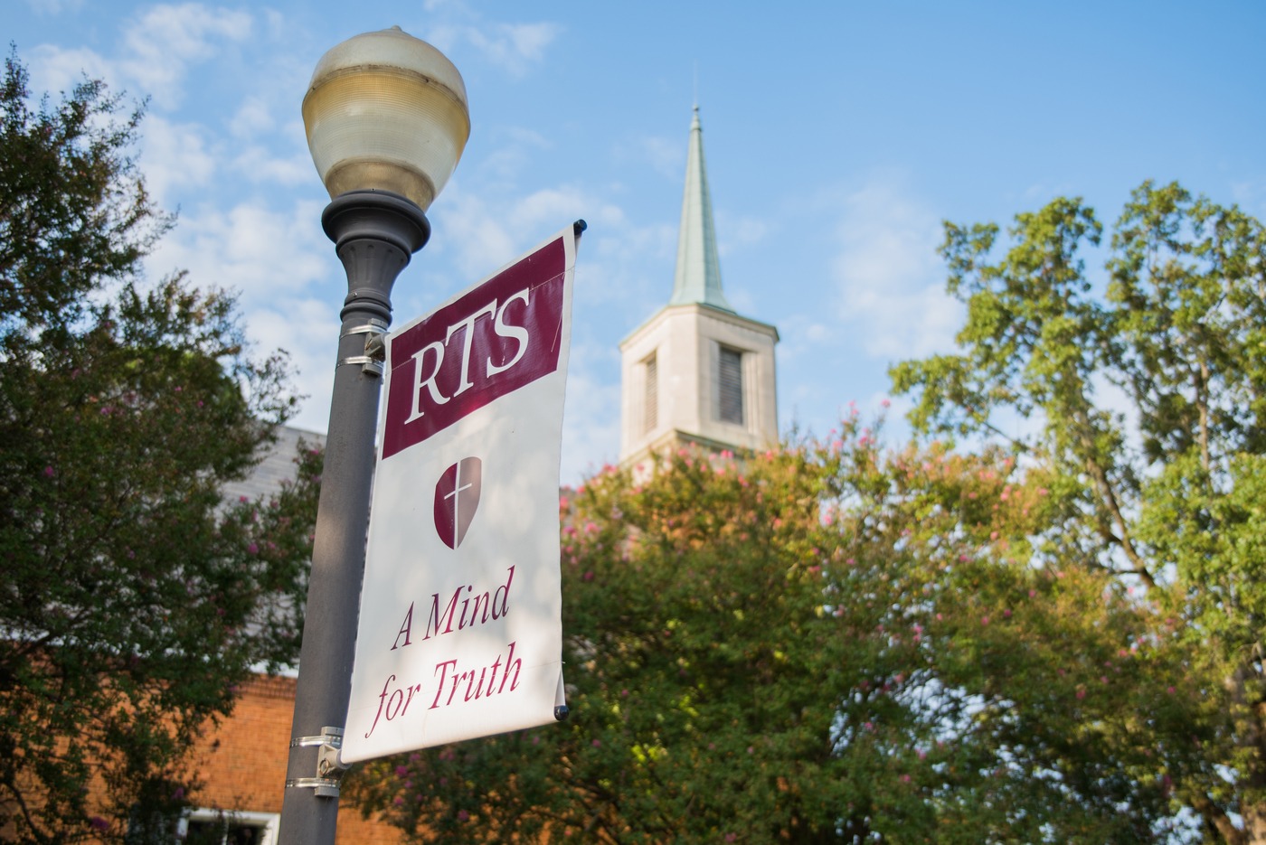 rts-campus-banner-lamppost-mind-for-truth-chapel-steeple rts-campus-banner-lamppost-mind-for-truth-chapel-steeple